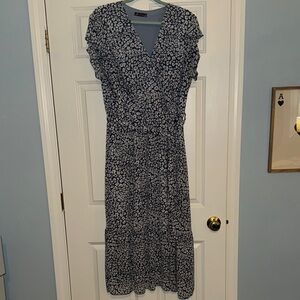 Elegant Blue Floral Midi Dress